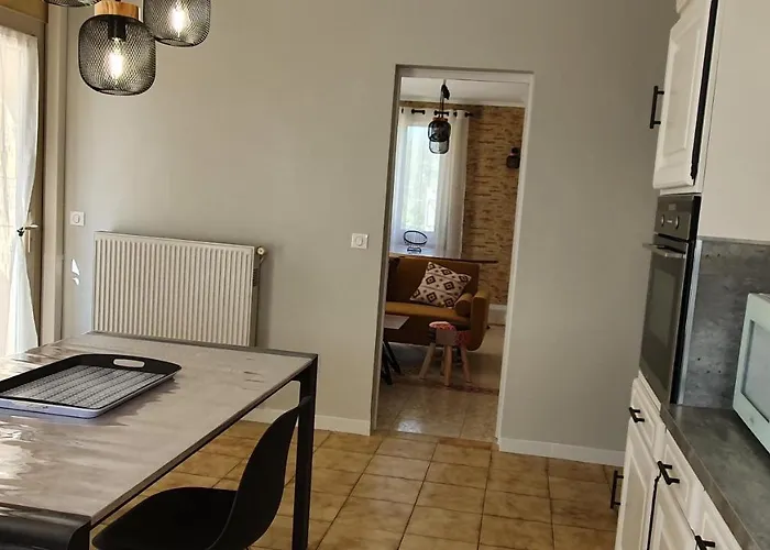 Grand La Salamandre Proche Sarlat De 1 A 10 Personnes 펜션 *